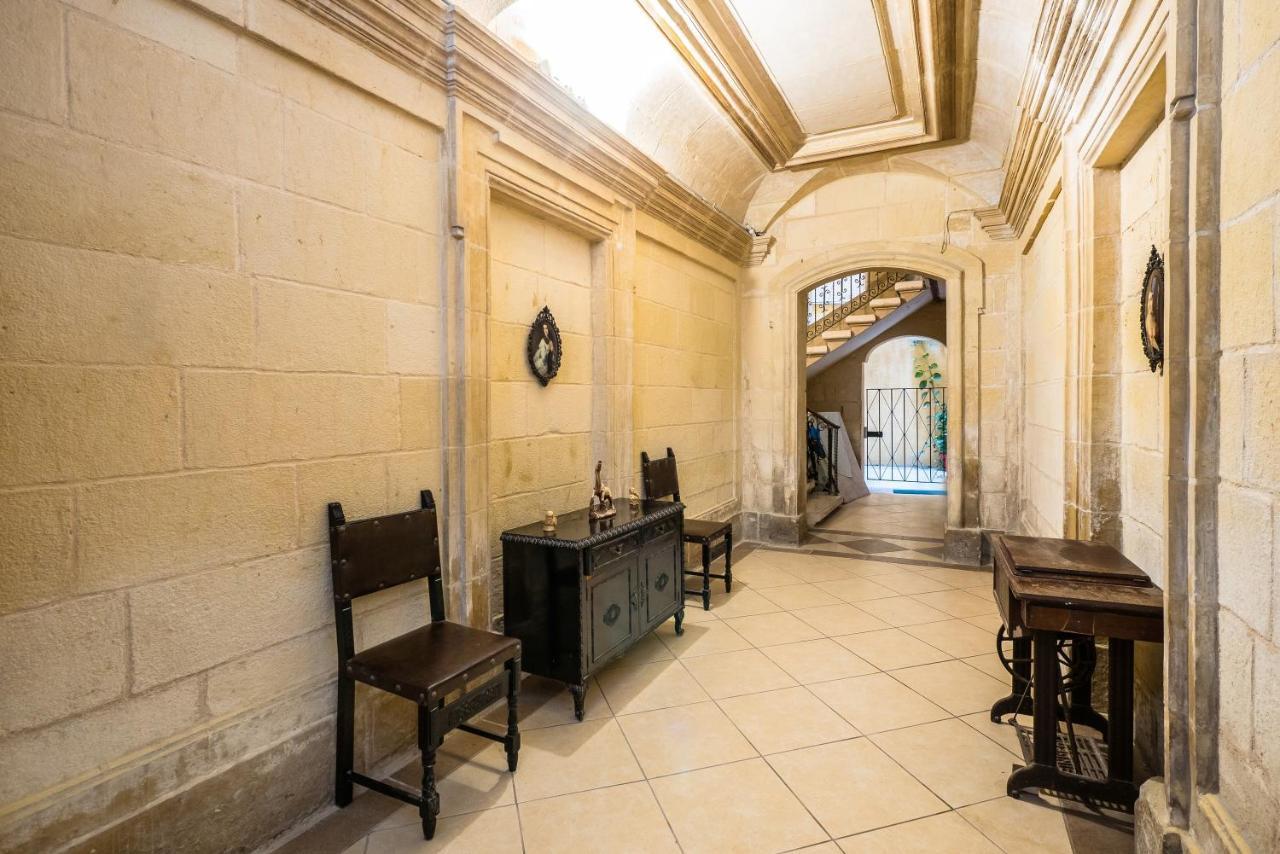 Valletta Main Street Apartment Deluxe Valeta Exterior foto