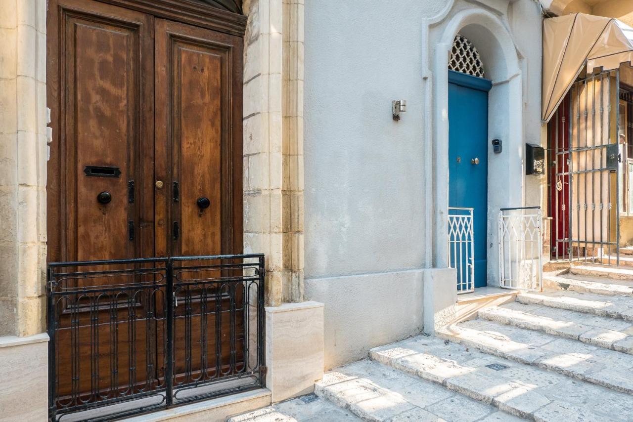 Valletta Main Street Apartment Deluxe Valeta Exterior foto